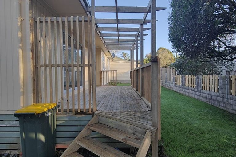 Photo of property in 74 Rosario Crescent, Red Beach, 0932