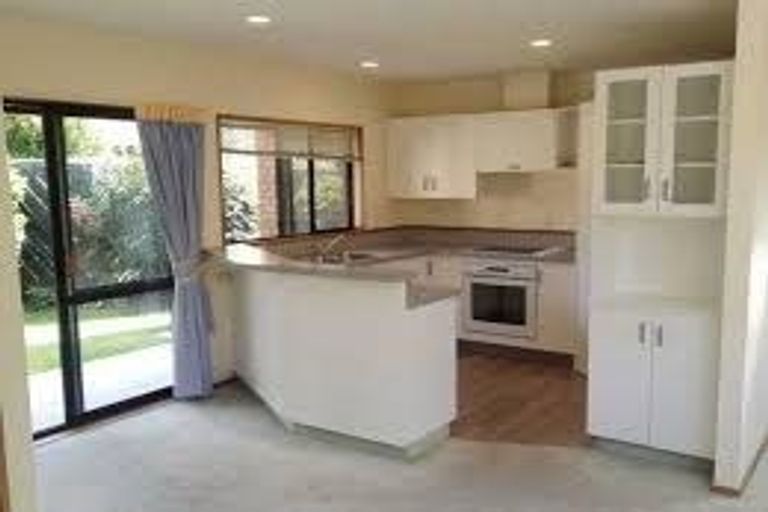 Photo of property in 28a Inglewood Place, Avonhead, Christchurch, 8042