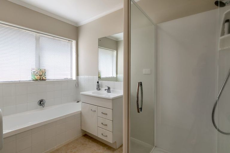 Photo of property in 54 Highfields Terrace, Henderson, Auckland, 0612