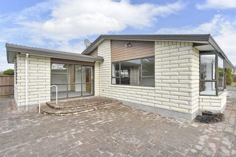 Photo of property in 8 Regent Avenue, Rangiora, 7400