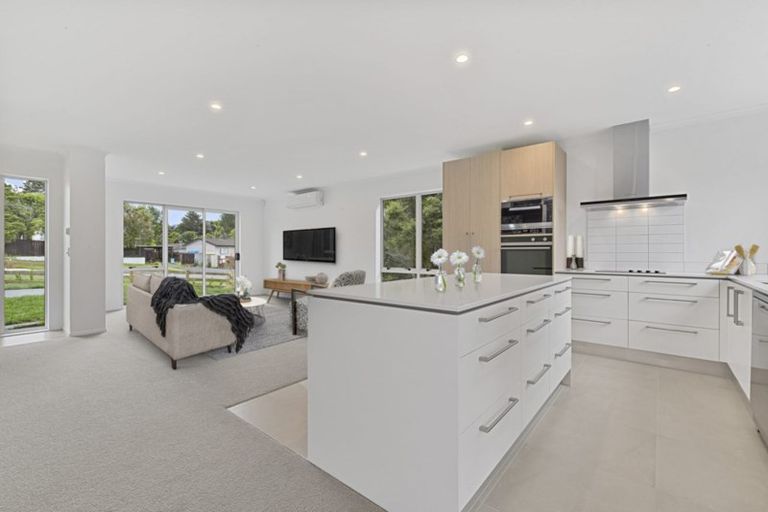 Photo of property in 89 Moire Road, Massey, Auckland, 0614