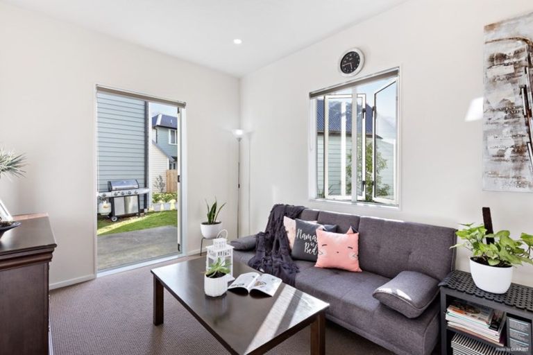 Photo of property in 77 Grove Road, Papakura, 2110