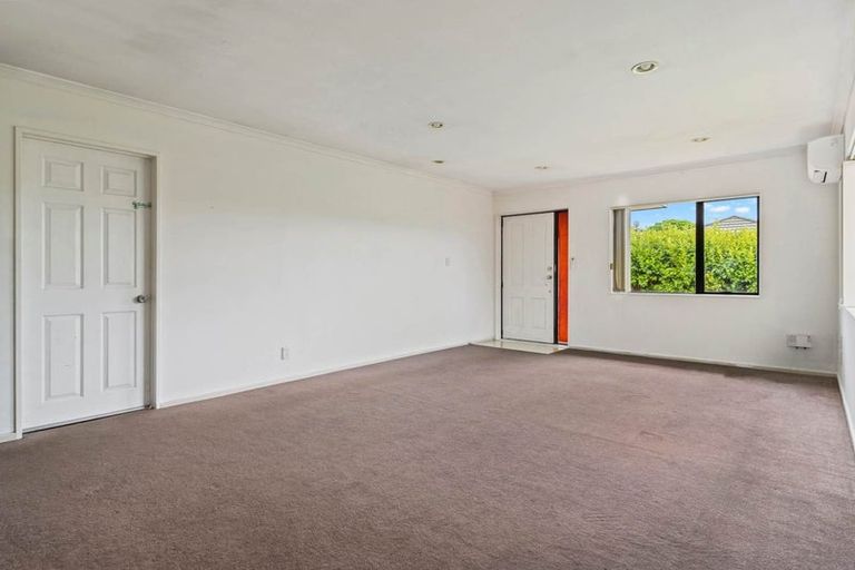 Photo of property in 6 Exotic Place, Massey, Auckland, 0614