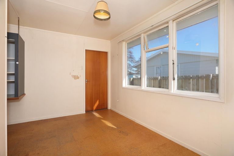Photo of property in 42 Robinson Crescent, Westbrook, Palmerston North, 4412