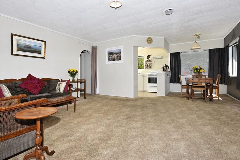 Photo of property in 1/47 Savoy Road, Glen Eden, Auckland, 0602