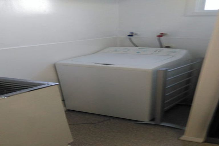 Photo of property in 61 Rolleston Street, Mount Cook, Wellington, 6021