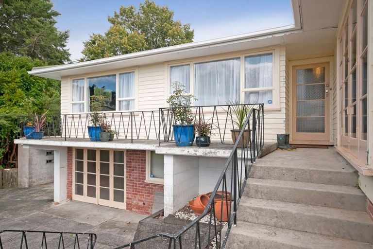 Photo of property in 35 Hartley Terrace, Massey, Auckland, 0614