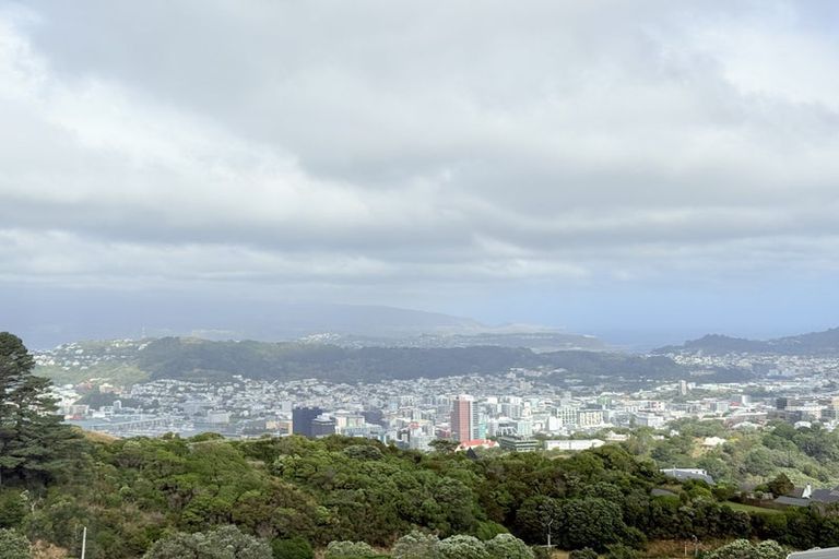 Photo of property in 2 Flint Way, Northland, Wellington, 6012