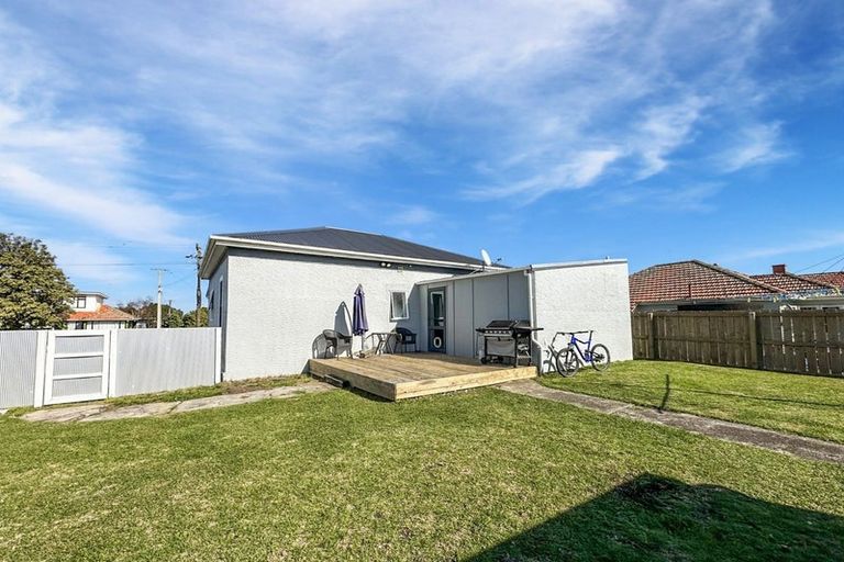 Photo of property in 18 Swiss Avenue, Gonville, Whanganui, 4501