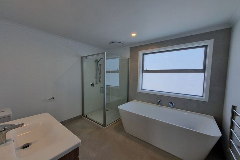 Photo of property in 27 Bill Miller Drive, Papamoa, 3118