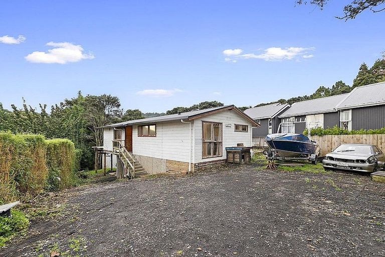 Photo of property in 55 Rimutaka Place, Titirangi, Auckland, 0604