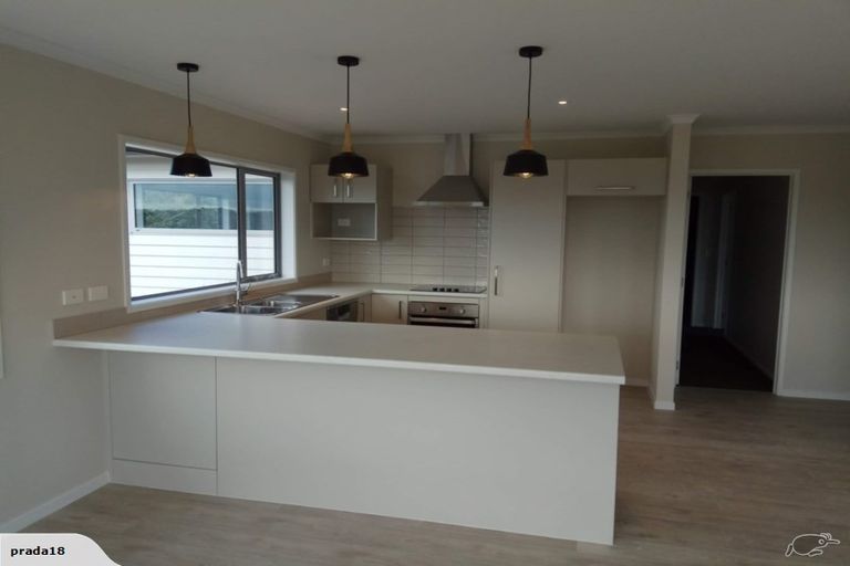 Photo of property in 10 Ridgeview Close, Red Beach, 0932