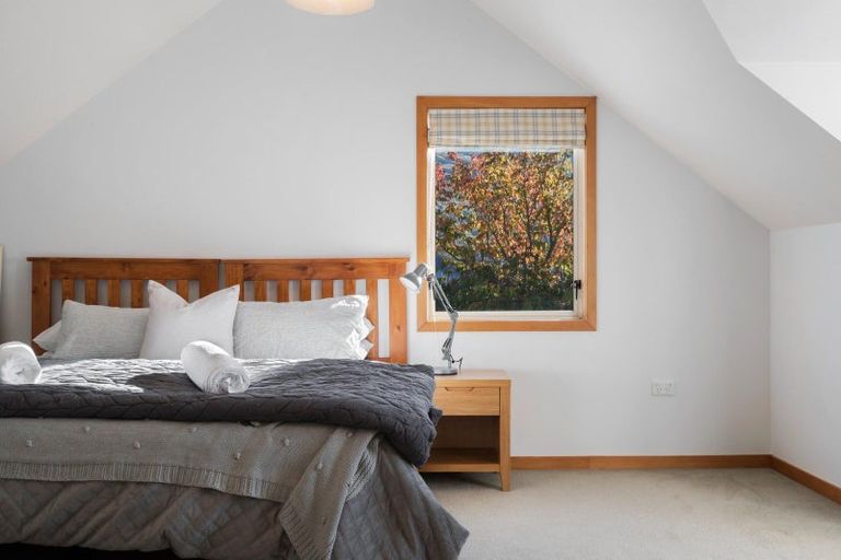 Photo of property in 76 Meadowstone Drive, Wanaka, 9305