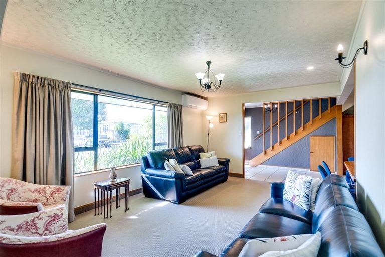 Photo of property in 54 Ngarimu Crescent, Taradale, Napier, 4112