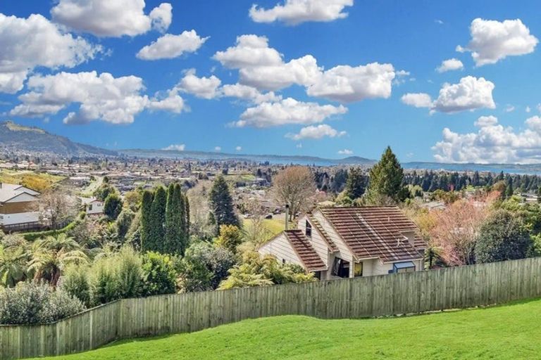 Photo of property in 3a Haratua Place, Springfield, Rotorua, 3015