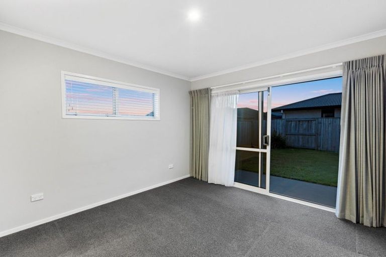 Photo of property in 21 Ponga Place, Papamoa Beach, Papamoa, 3118