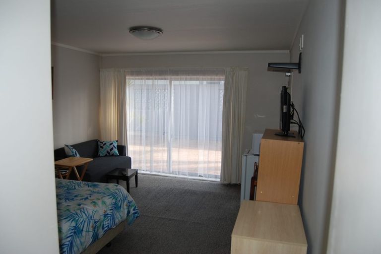 Photo of property in 8/416 Hibiscus Coast Highway, Orewa, 0931