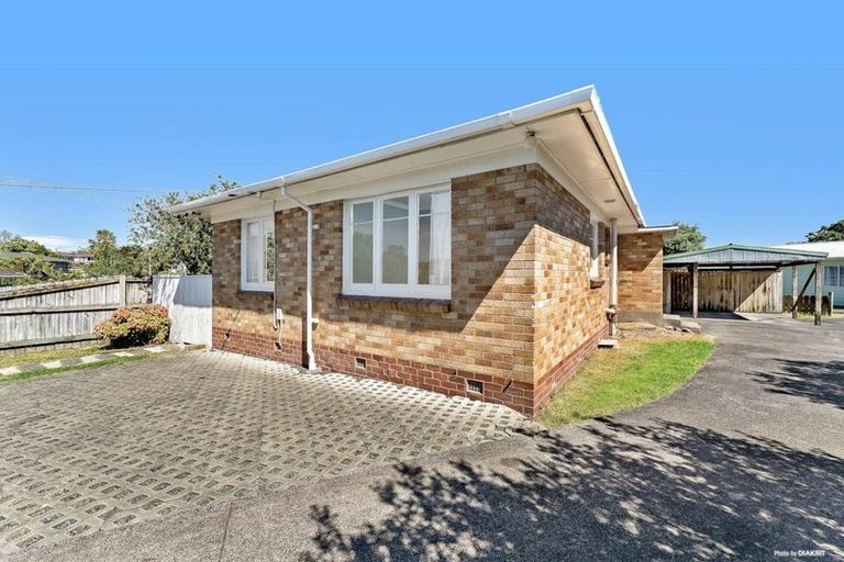 Photo of property in 30 Kereru Street, Henderson, Auckland, 0612