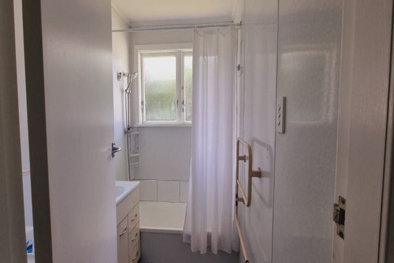 Photo of property in 2/5 Hinemoa Street, Waiwhetu, Lower Hutt, 5010