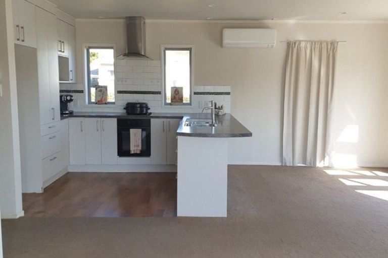 Photo of property in 3 Gazelle Avenue, Beach Haven, Auckland, 0626