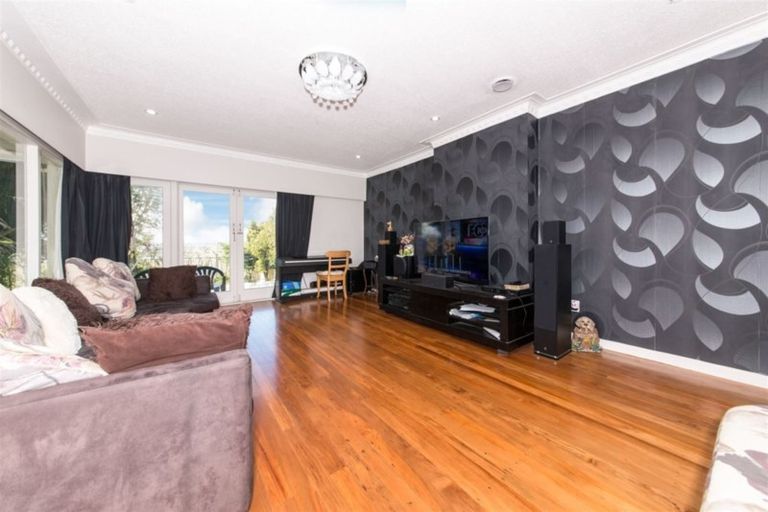 Photo of property in 52 Pleasant Road, Glen Eden, Auckland, 0602