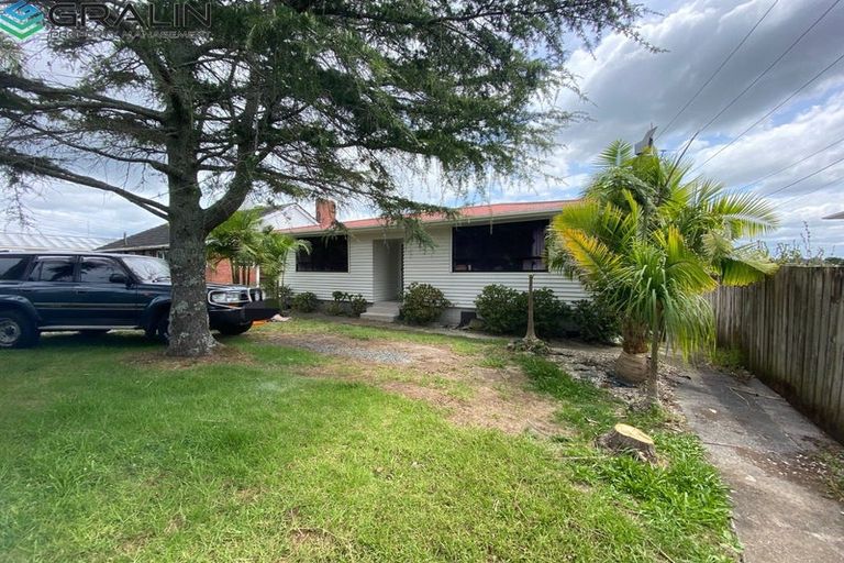 Photo of property in 101 Matipo Road, Te Atatu Peninsula, Auckland, 0610