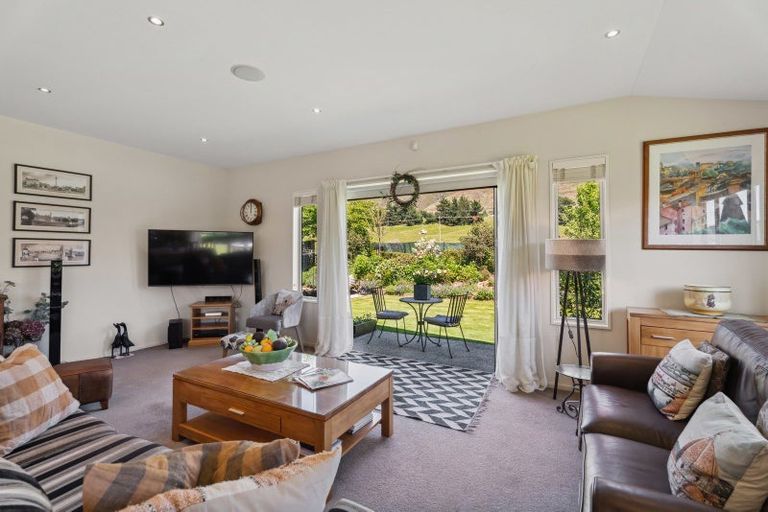 Photo of property in 50 Kelliher Drive, Wanaka, 9305