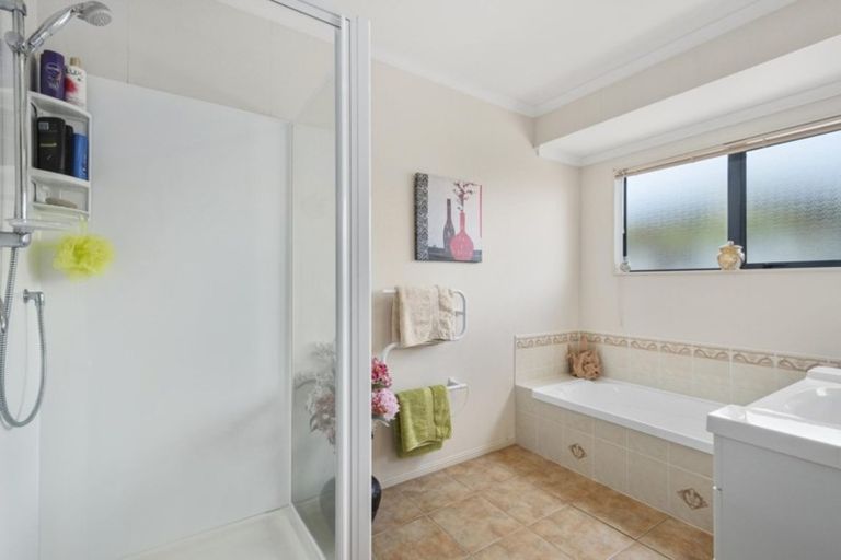 Photo of property in 20 Carribean Place, Papamoa Beach, Papamoa, 3118
