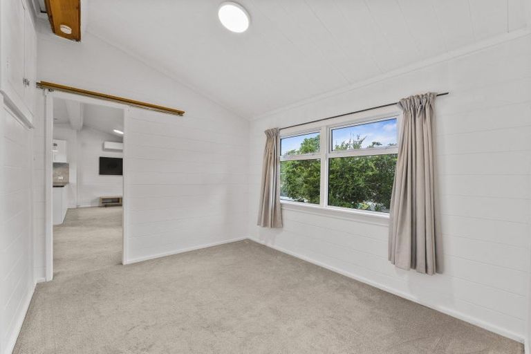 Photo of property in 16 Te Hatepe Avenue, Taupo, 3330