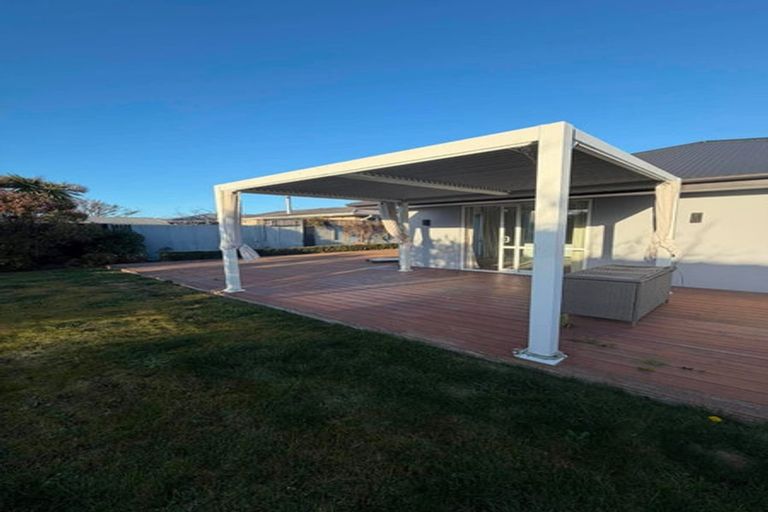 Photo of property in 160 Pacific Road, North New Brighton, Christchurch, 8083