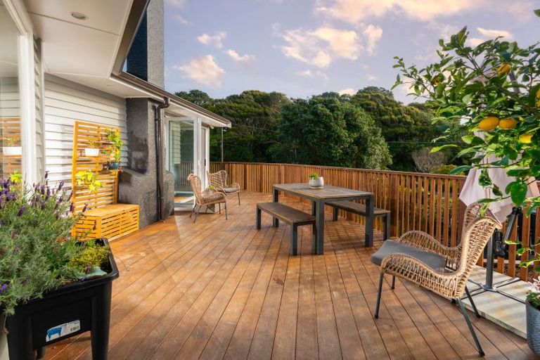 Photo of property in 24 Mahoe Street, Tawa, Wellington, 5028