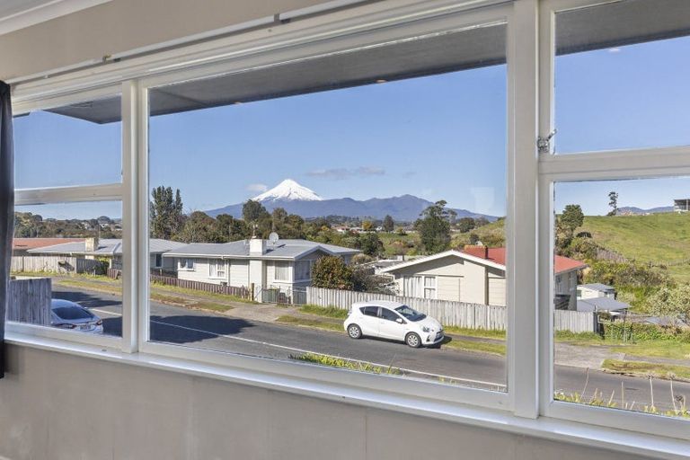 Photo of property in 43 Belair Avenue, Blagdon, New Plymouth, 4310