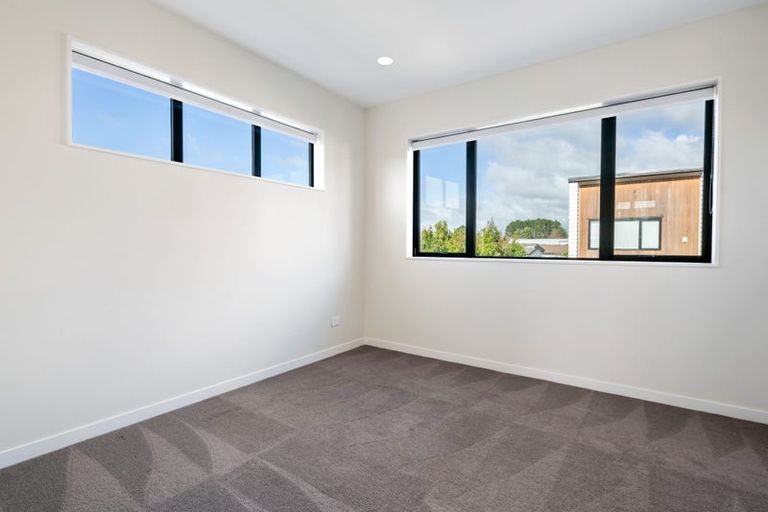 Photo of property in 21b Lumbarda Drive, Kumeu, 0810
