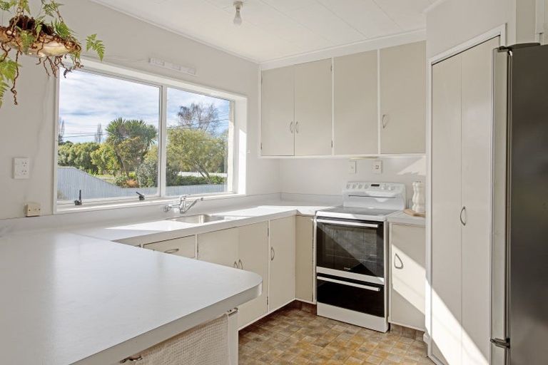 Photo of property in 9 Russell Street, Otane, 4202