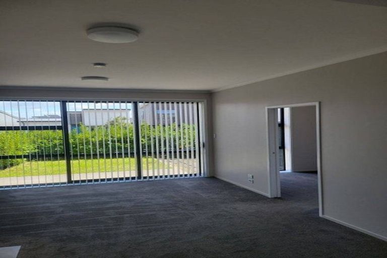 Photo of property in 14 Raranga Lane, Hobsonville, Auckland, 0616