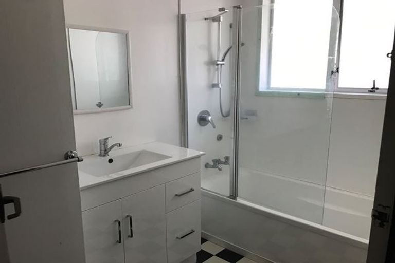 Photo of property in 1/45 Chipping Lane, Redwood, Christchurch, 8051