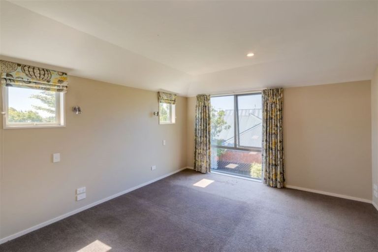 Photo of property in 130 Wairakei Road, Bryndwr, Christchurch, 8053