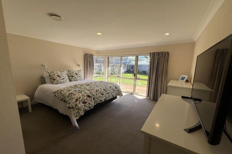 Photo of property in 384 Mangorei Road, Merrilands, New Plymouth, 4312