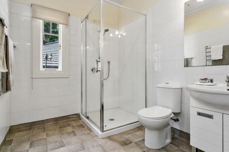 Photo of property in 28b Hamilton Road, Cambridge, 3434