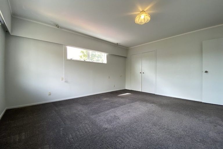 Photo of property in 24 Mirrabooka Avenue, Botany Downs, Auckland, 2010