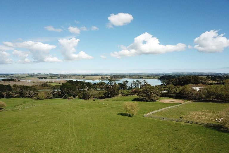 Photo of property in 131 Saddleton Road, Clarks Beach, 2679