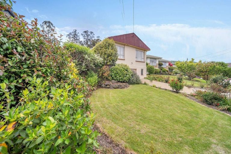 Photo of property in 12 Oxford Street, Holmes Hill, Oamaru, 9401