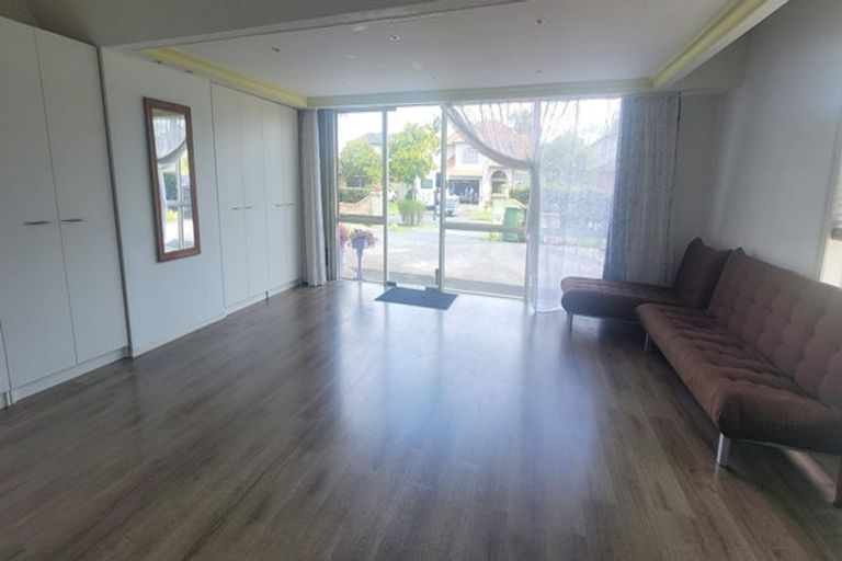 Photo of property in 32 Middlefield Drive, East Tamaki Heights, Auckland, 2016