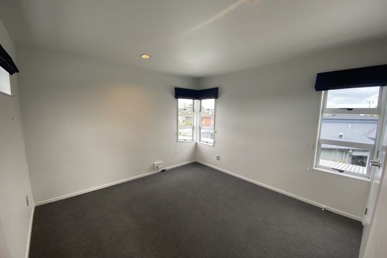 Photo of property in 30 Gibbston Close, Huntington, Hamilton, 3210