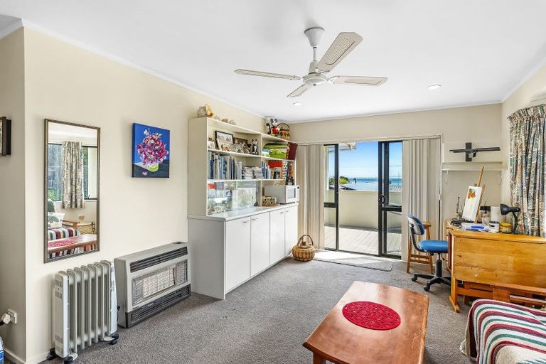 Photo of property in 12 Rua Road, Paraparaumu Beach, Paraparaumu, 5032