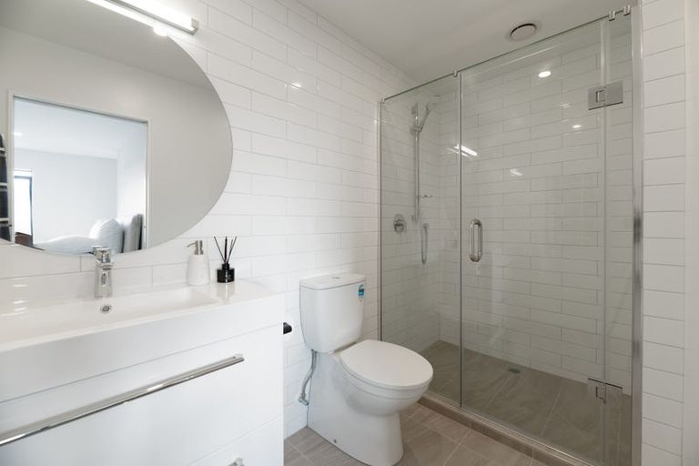 Photo of property in 19b Tawa Road, Te Atatu Peninsula, Auckland, 0610