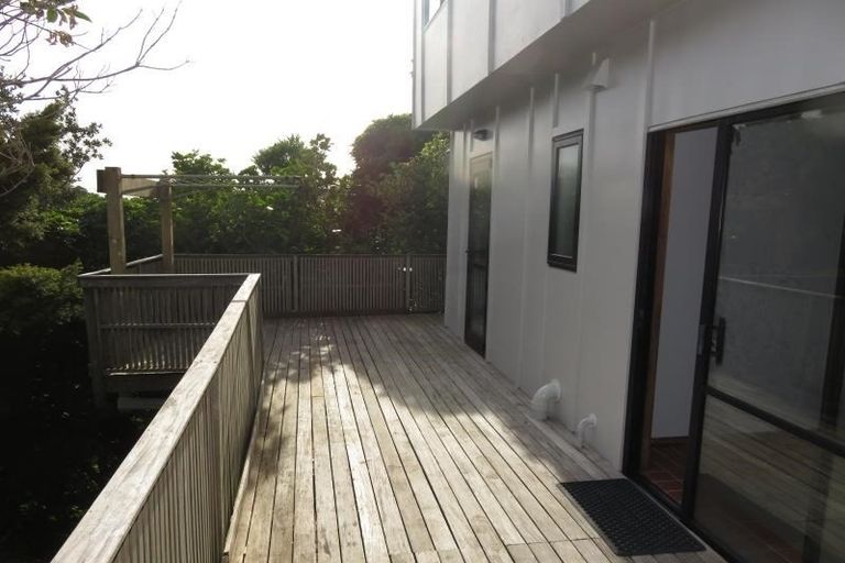 Photo of property in 76 Ranui Crescent, Khandallah, Wellington, 6035