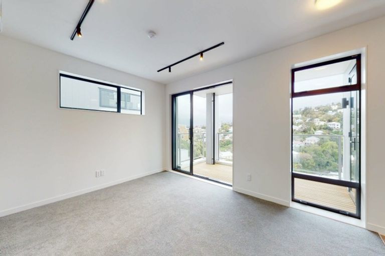 Photo of property in 67u4 Tiketike Way, Brooklyn, Wellington, 6021