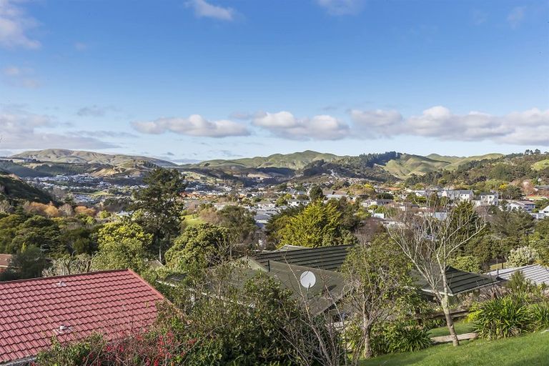 Photo of property in 56 Spinnaker Drive, Whitby, Porirua, 5024