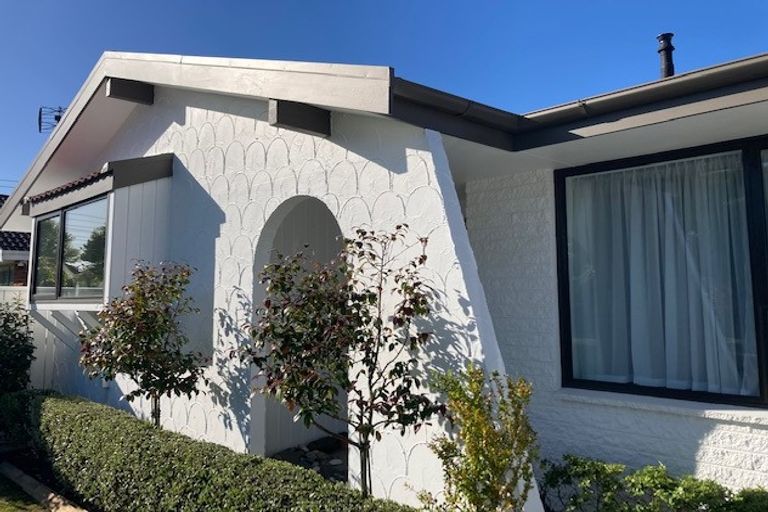 Photo of property in 2/98 Merrin Street, Avonhead, Christchurch, 8042